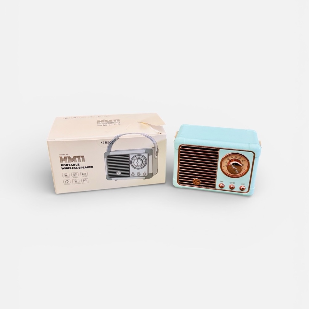 HM11 NIB Retro Style Baby Blue Portable Bluetooth Speaker and Radio